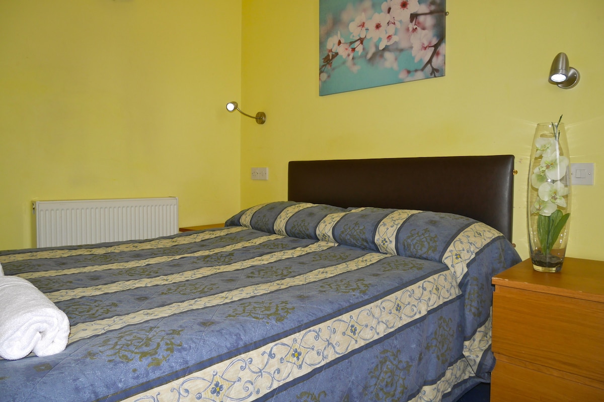 Photograph displayed for Standard Double Room on Expedia